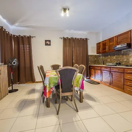 Jade Apartment